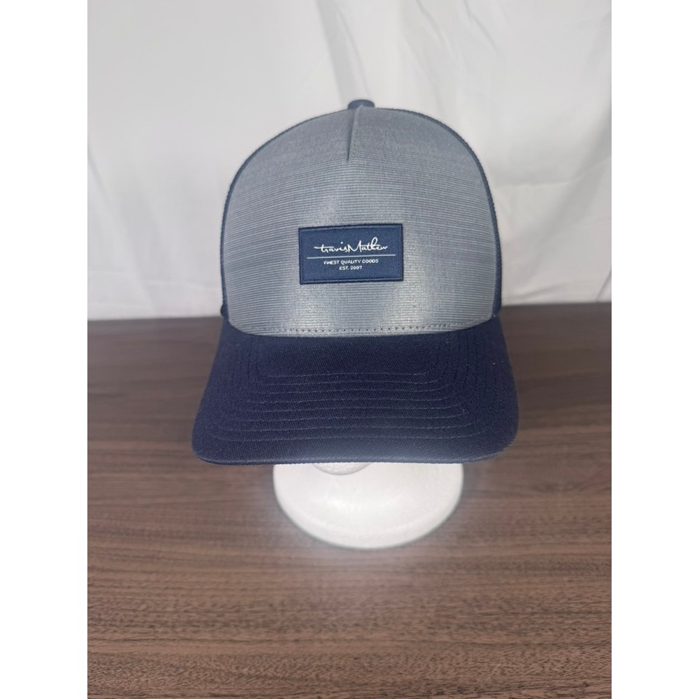 TravisMathew 110‎ Flexfit Tech Trucker Hat Gray Navy Snapback Cap Yupoong